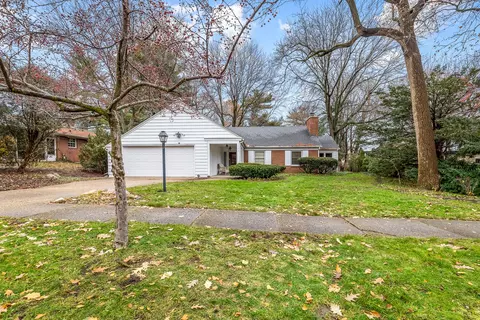 117 Douglas St, Rockford, IL 61103