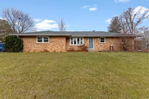 1406 Gladys Dr, Machesney Park, IL 61115