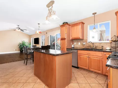5519 Stonybrook Dr, Plainfield, IL 60586 photo 7