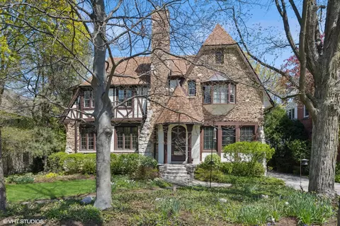 1527 Sheridan Rd, Highland Park, IL 60035