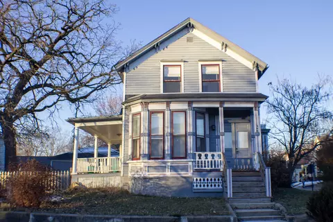 398 Park St, Elgin, IL 60120