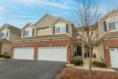 9866 Cummings St #19-04, Huntley, IL 60142