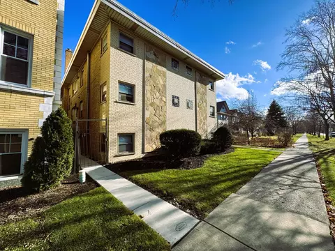 426 N Harvey Ave #GNE, Oak Park, IL 60302