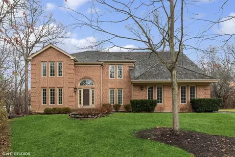53 Dukes Ln, Lincolnshire, IL 60069