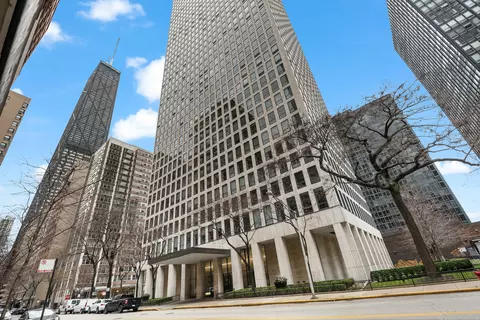 260 E Chestnut St #1101, Chicago, IL 60611