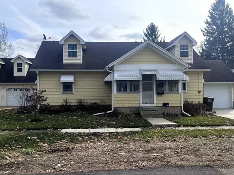 332 W Menomonie St, Belvidere, IL 61008