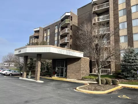 2201 S Grace St #309, Lombard, IL 60148