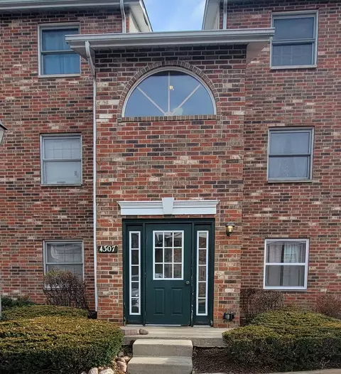 4307 W Shamrock Ln #2A, Mchenry, IL 60050