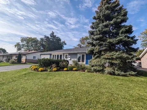 170 Princeton St, Hoffman Estates, IL 60169 photo 2