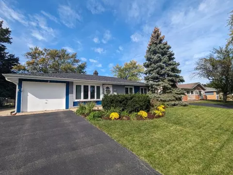170 Princeton St, Hoffman Estates, IL 60169 photo 3