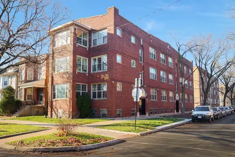 3341 W Sunnyside Ave #1B, Chicago, IL 60625