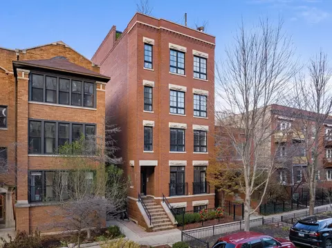 640 W Aldine Ave #2, Chicago, IL 60657