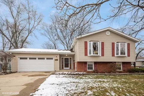 7309 Bunker Rd, Darien, IL 60561