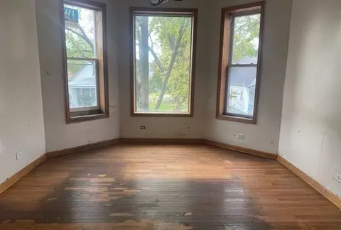 3026 E 79th Pl, Chicago, IL 60617 photo 2