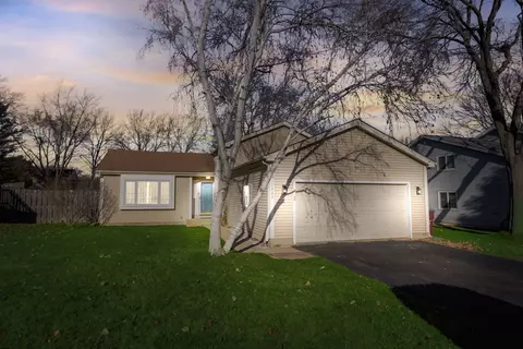 17466 Woodland Dr, Grayslake, IL 60030