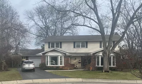1051 Rolling Pass, Glenview, IL 60025