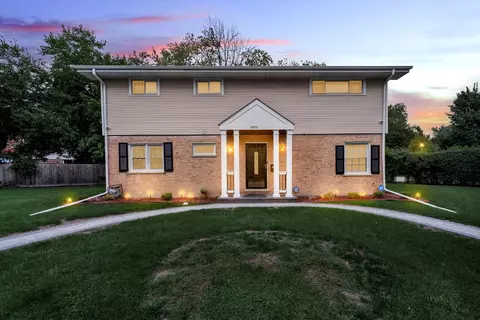 8950 E Prairie Rd, Evanston, IL 60203