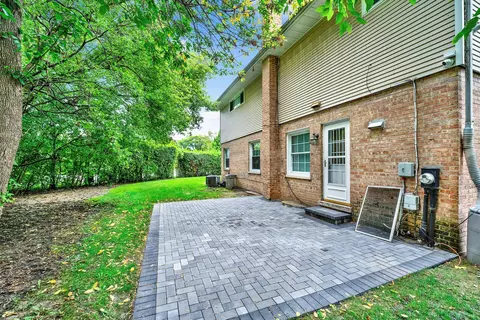 8950 E Prairie Rd, Evanston, IL 60203 photo 3