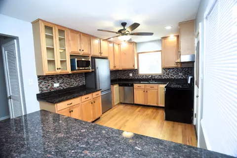 8950 E Prairie Rd, Evanston, IL 60203 photo 9