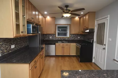 8950 E Prairie Rd, Evanston, IL 60203 photo 10