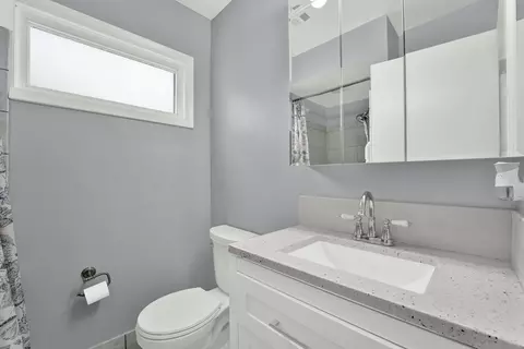 8950 E Prairie Rd, Evanston, IL 60203 photo 15