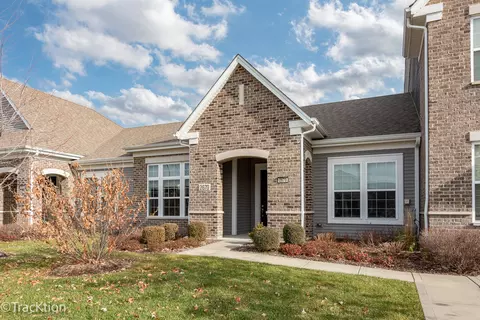 2670 Avondale Cir, Naperville, IL 60564