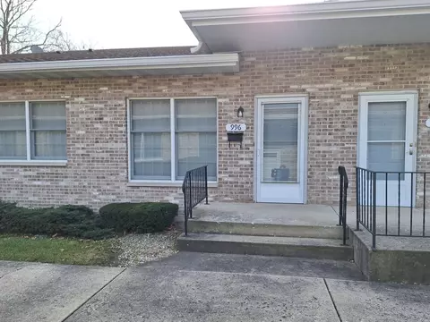 996 Chovan Dr, Joliet, IL 60435