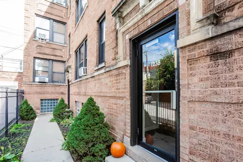1238 W Carmen Ave #1N, Chicago, IL 60640
