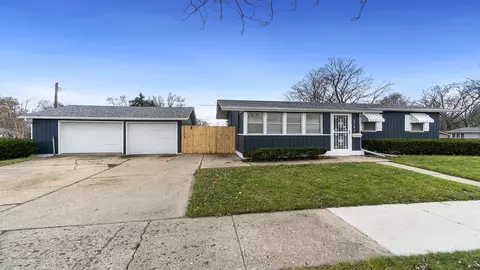 2718 Canterbury Ln, Rockford, IL 61101