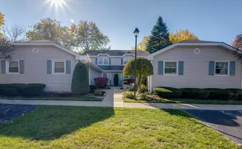 5325 Creekside Dr #D, Oak Forest, IL 60452