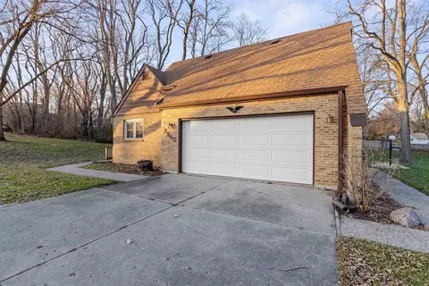 2940 Carefree Dr, Rockford, IL 61114