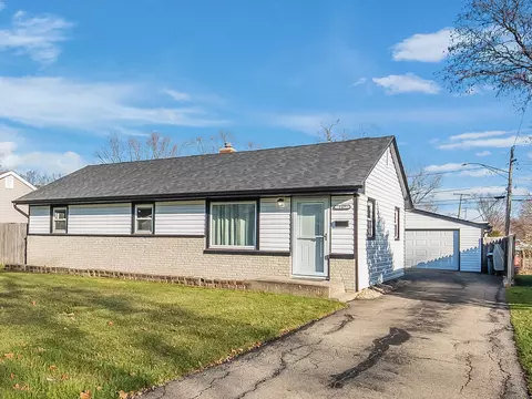 547 Westgate Dr, Aurora, IL 60506