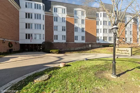 175 Lake Blvd #305, Buffalo Grove, IL 60089