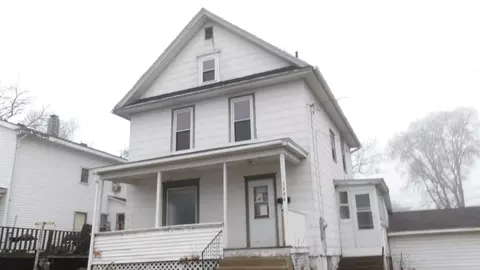1406 E 4th St, Sterling, IL 61081