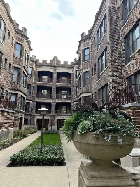 5847 S Blackstone Ave #308, Chicago, IL 60637