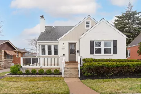 2208 W 107th St, Chicago, IL 60643