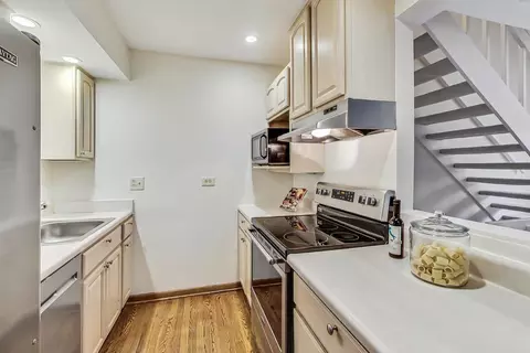 1671 Winnetka Rd, Glenview, IL 60025 photo 5