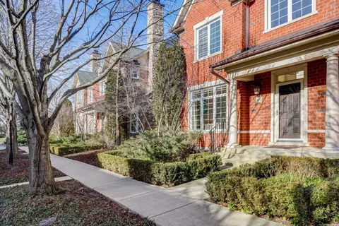 4290 Linden Tree Ln, Glenview, IL 60026