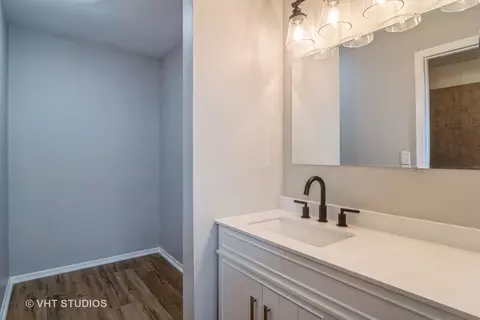 30 Creekside Cir #B, Elgin, IL 60123 photo 7