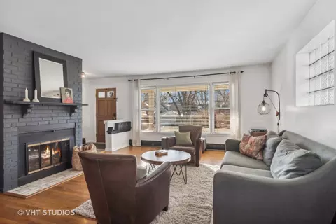 Living - 1311 E Illinois St, Wheaton, IL 60187 photo 2 of 5