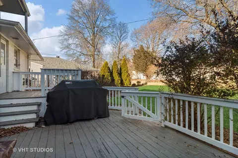 Exterior - 1311 E Illinois St, Wheaton, IL 60187 photo 5 of 9