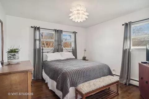 Bedroom - 1311 E Illinois St, Wheaton, IL 60187 photo 3 of 3