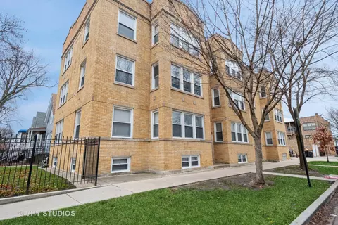 3337 W Byron St #1, Chicago, IL 60618
