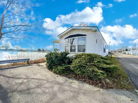 107 6th Ave, Bartlett, IL 60103