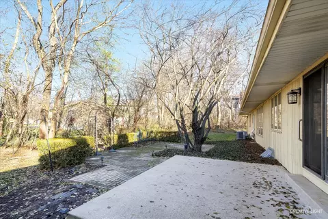 2350 Tara Dr, Elgin, IL 60123 photo 25