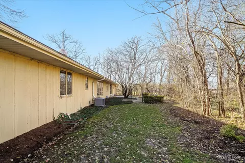 2350 Tara Dr, Elgin, IL 60123 photo 27