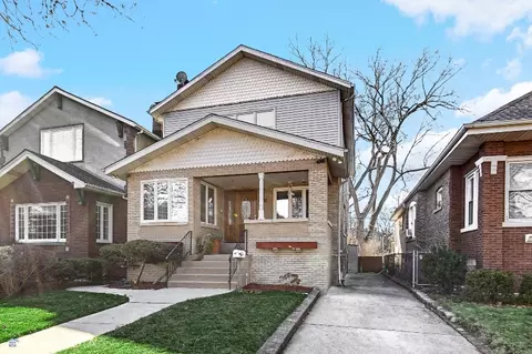 4632 N Virginia Ave, Chicago, IL 60625