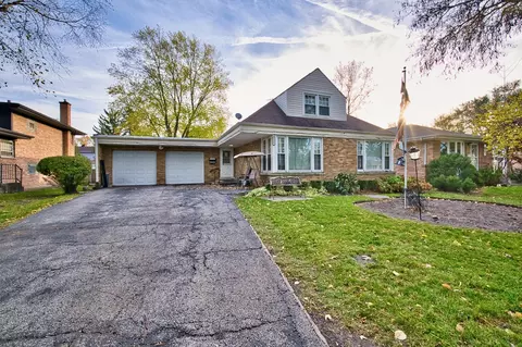 5315 Grove St, Skokie, IL 60077