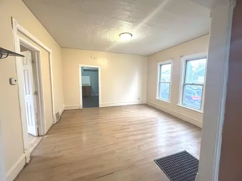 513 Mill St, Elgin, IL 60123 photo 5