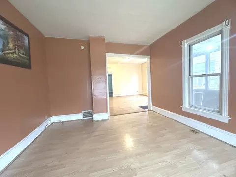 513 Mill St, Elgin, IL 60123 photo 3